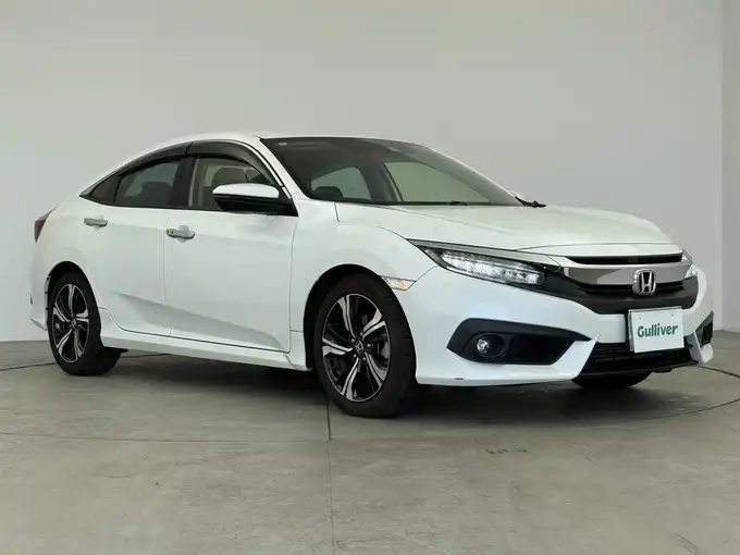 新着情報“シビックセダン ホンダセンシング”2017年式ホワイトオーキッドパール入荷しました！