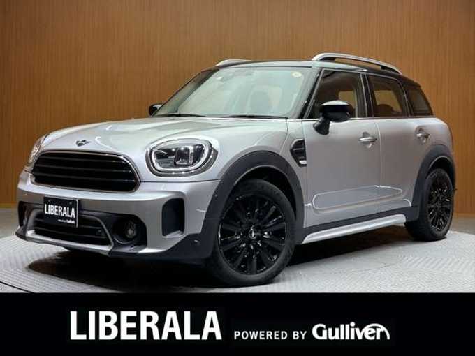 新着情報“ＭＩＮＩクーパーD クロスオーバー エッセンシャル・トリム”2023年式メルティングシルバーM入荷しました！