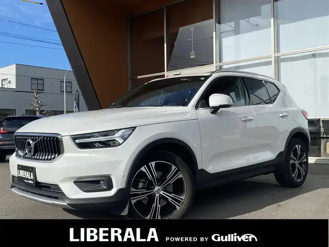 新着情報“ＸＣ４０T4 AWD インスクリプション”2019年式白入荷しました！