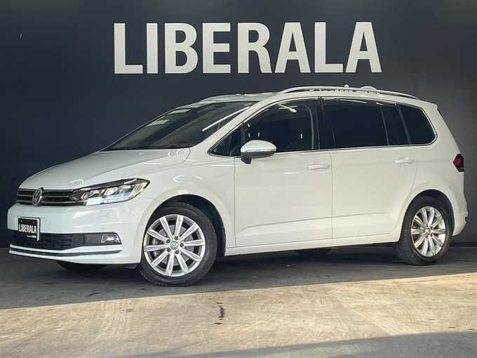 新着情報“ゴルフトゥーランTSI ハイライン”2017年式白入荷しました！