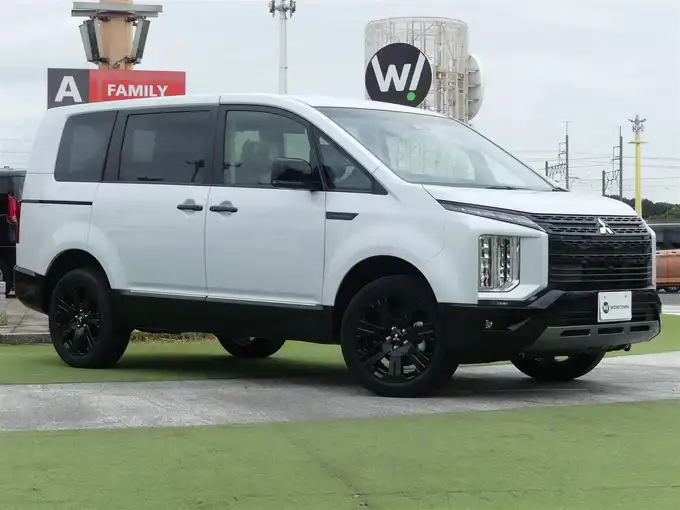 新着情報“デリカＤ：５シャモニー（電動サイドステップ非装着車）”2025年式白Ⅱ入荷しました！