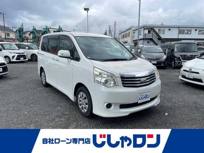 新着情報“ノアX Gエディション”2013年式ホワイトパールクリスタルシャイン入荷しました！