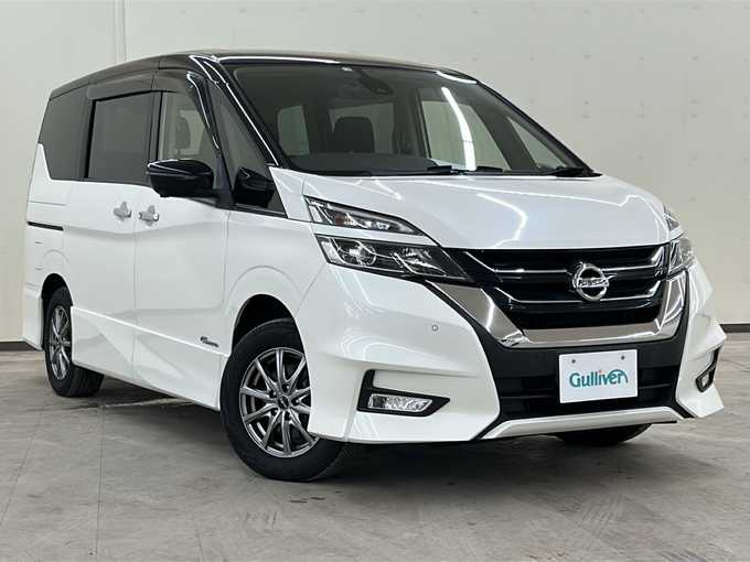 新着情報“セレナハイウェイスター Vセレクション”2018年式ブリリアントホワイトパール 2トーン入荷しました！