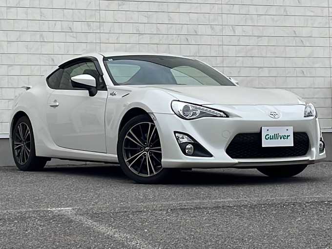 新着情報“８６GTリミテッド”2014年式サテンホワイトパール入荷しました！