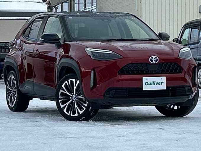 新着情報“ヤリスクロスハイブリッドZ”2021年式ブラックマイカ/センシュアルレッドマイカ入荷しました！