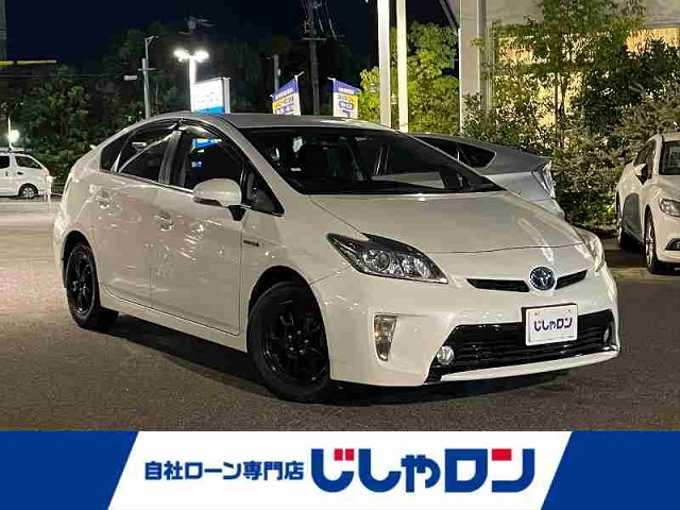 新着情報“プリウスS”2015年式ホワイトパールクリスタルシャイン入荷しました！