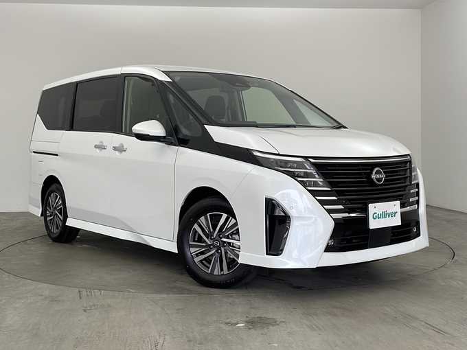 新着情報“セレナe－パワー ハイウェイスターV”2025年式プリズムホワイト入荷しました！