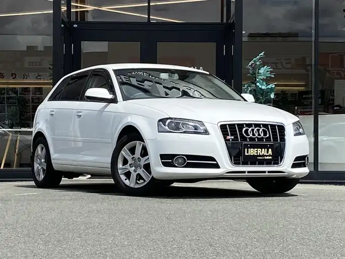 新着情報“Ａ３スポーツバック 1．4 TFSI”2011年式白入荷しました！