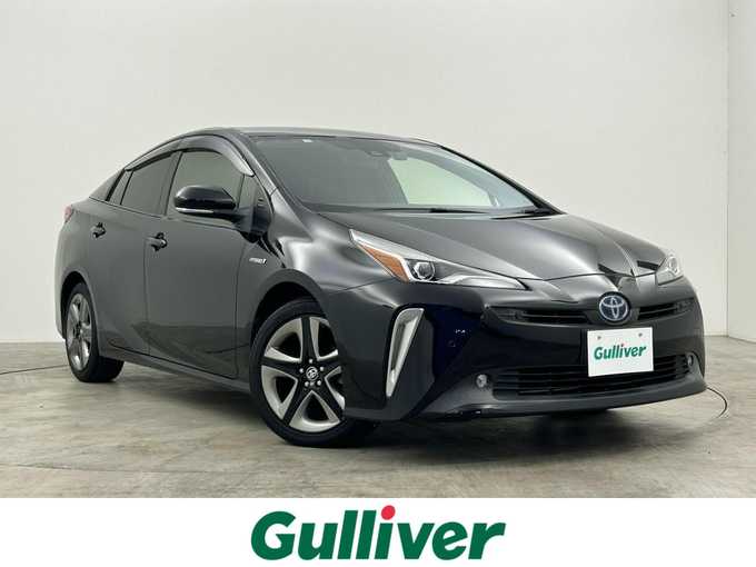 新着情報“プリウスSツーリングセレクション”2020年式アティチュードブラックマイカ入荷しました！