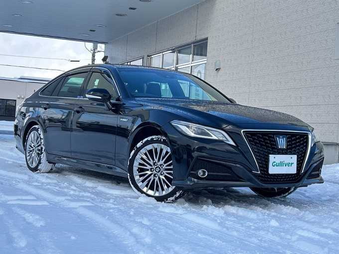 新着情報“クラウンハイブリッドS Cパッケージ Four”2019年式プレシャスブラックパール入荷しました！