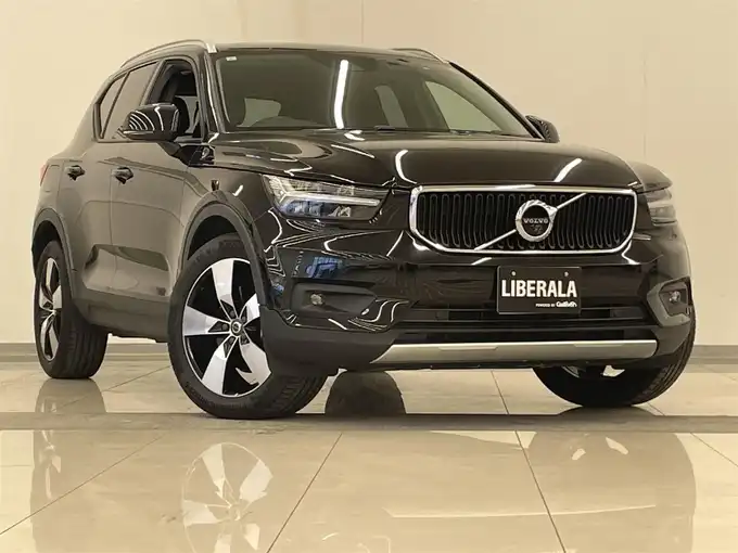 新着情報“ＸＣ４０B4 モメンタム”2021年式オニキスブラックP入荷しました！