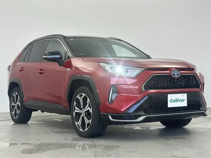 新着情報“ＲＡＶ４ ＰＨＶブラックトーン”2021年式赤／黒入荷しました！