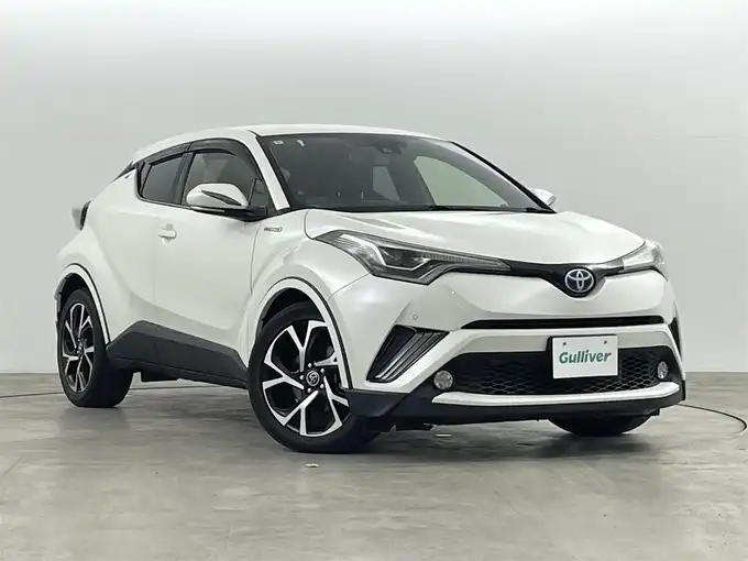 新着情報“Ｃ－ＨＲG”2018年式ホワイトパールクリスタルシャイン入荷しました！