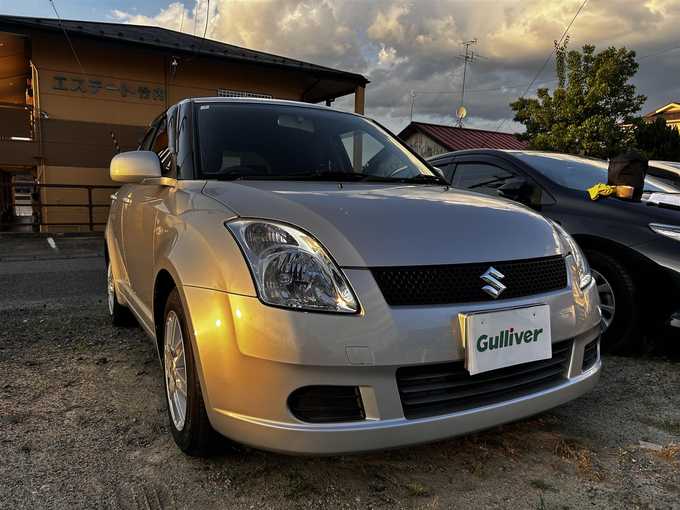 新着情報“スイフト1．3XG”2006年式シルキーシルバーメタリック入荷しました！
