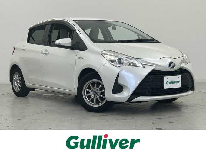 新着情報“ヴィッツハイブリッドF”2017年式ホワイトパールクリスタルシャイン入荷しました！