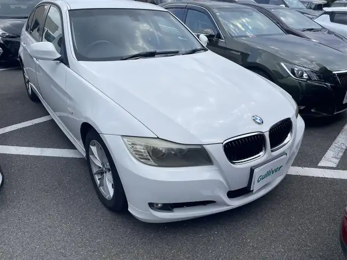 新着情報“３２０ｉ”2010年式白入荷しました！