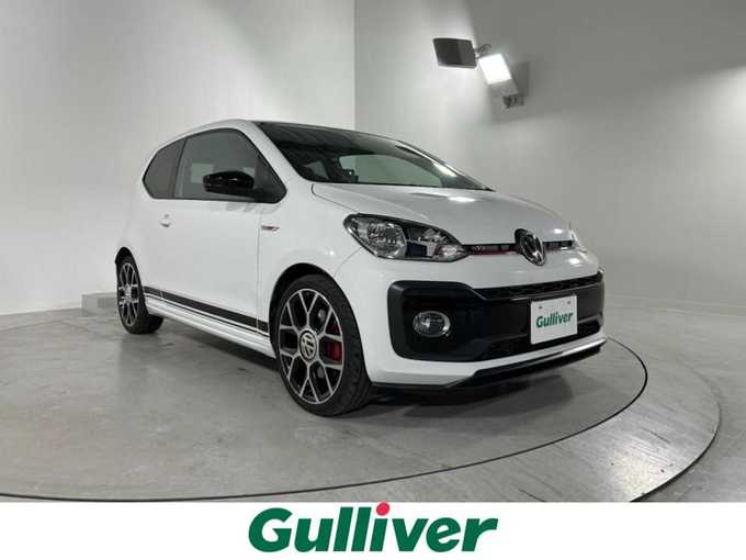 新着情報“アップ！アップ！GTI”2018年式白入荷しました！