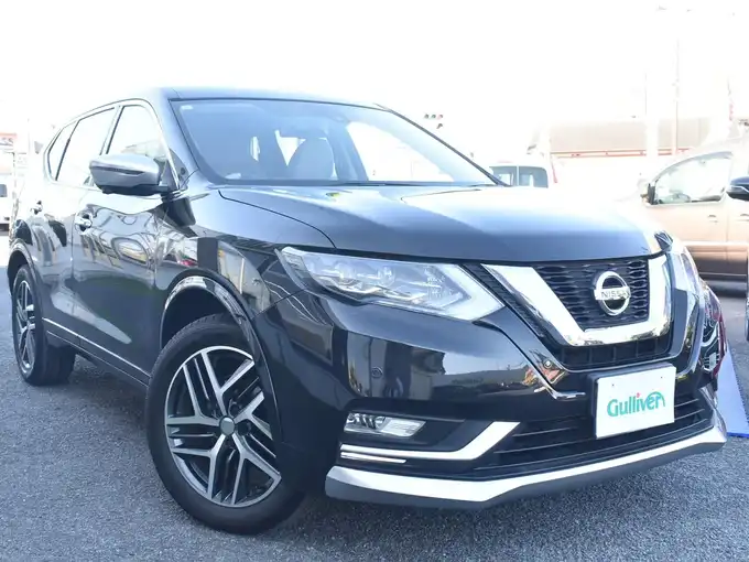 新着情報“エクストレイルモード・プレミア ハイコントラストインテリア”2017年式黒入荷しました！