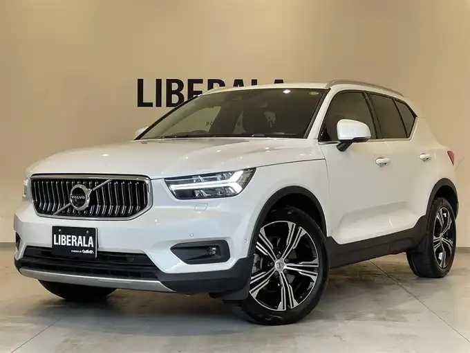 新着情報“ＸＣ４０T4 AWD インスクリプション”2020年式クリスタルホワイトP入荷しました！