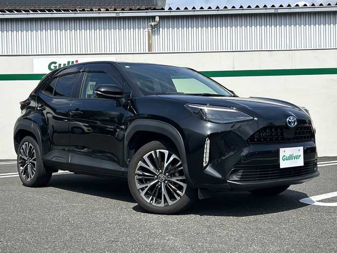 新着情報“ヤリスクロスハイブリッドZ”2020年式ブラックマイカ入荷しました！