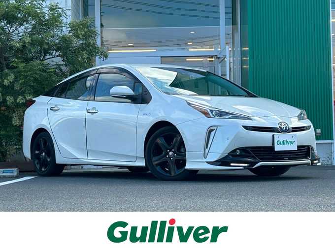 新着情報“プリウスAツーリングセレクション”2019年式パール入荷しました！