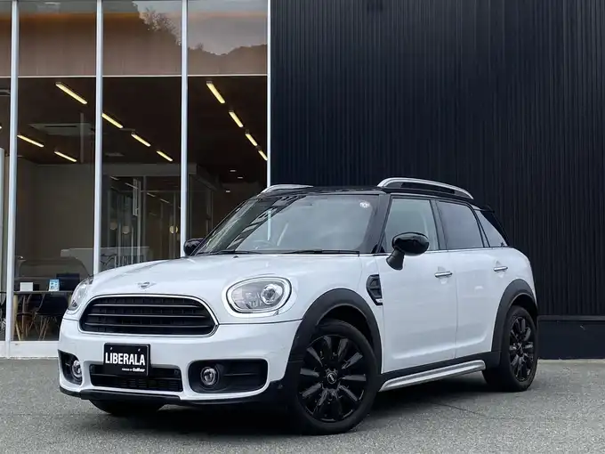 新着情報“ＭＩＮＩクーパーD クロスオーバー”2020年式ライトホワイト入荷しました！