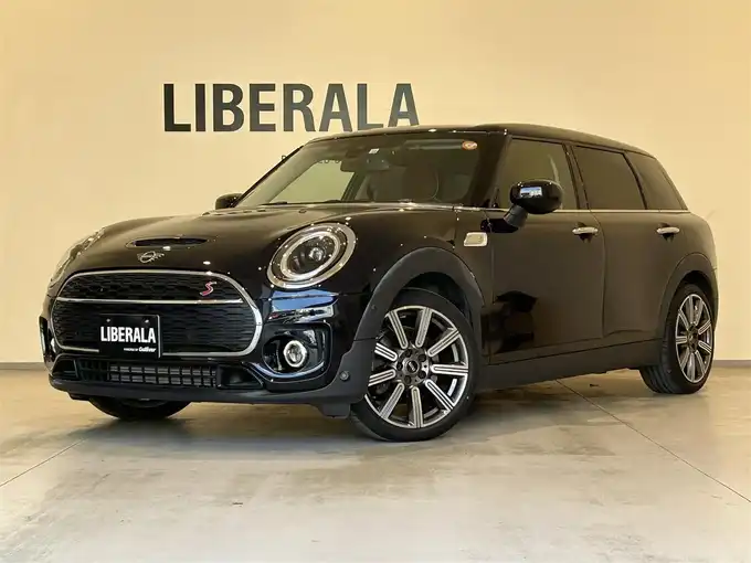 新着情報“ＭＩＮＩクーパーS クラブマン エッセンシャル・トリム”2022年式MINI Yoursエニグマティックブラック入荷しました！