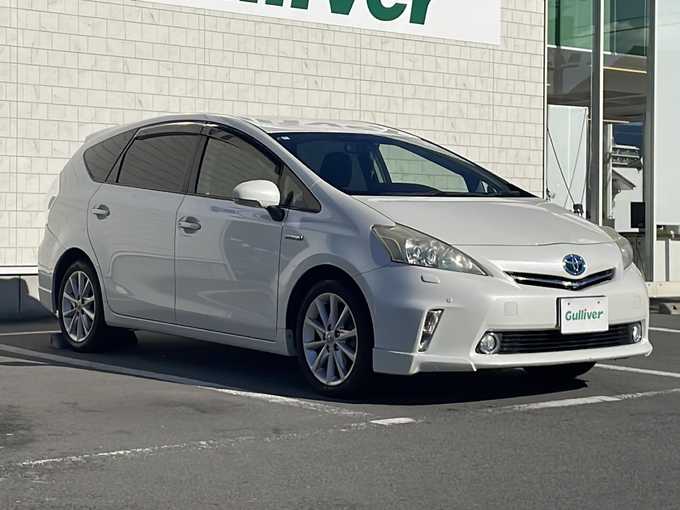 新着情報“プリウスαSツーリングセレクション”2012年式ホワイトパールクリスタルシャイン入荷しました！