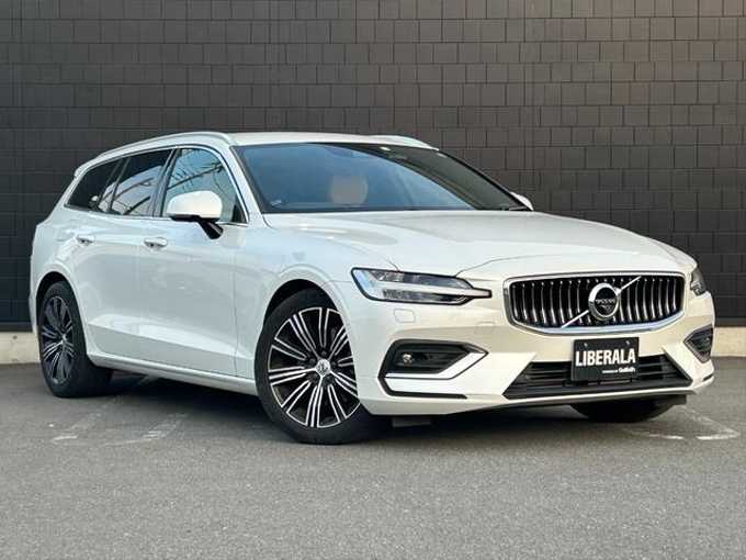 新着情報“Ｖ６０T5 インスクリプション”2020年式クリスタルホワイトP入荷しました！