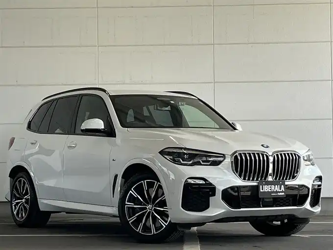 新着情報“Ｘ５xDrive 35d”2020年式白入荷しました！
