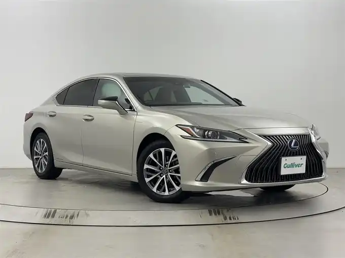 新着情報“ＥＳES300h”2021年式アイスエクリュマイカメタリック入荷しました！