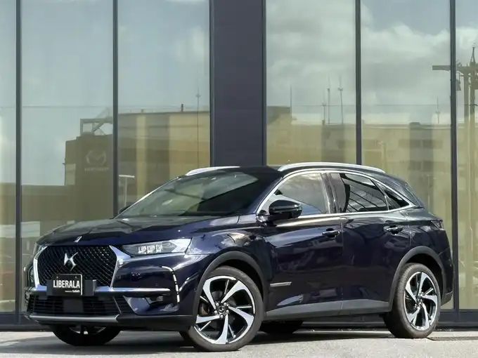 新着情報“ＤＳ７クロスバックグランシック ブルーHDi”2019年式黒入荷しました！