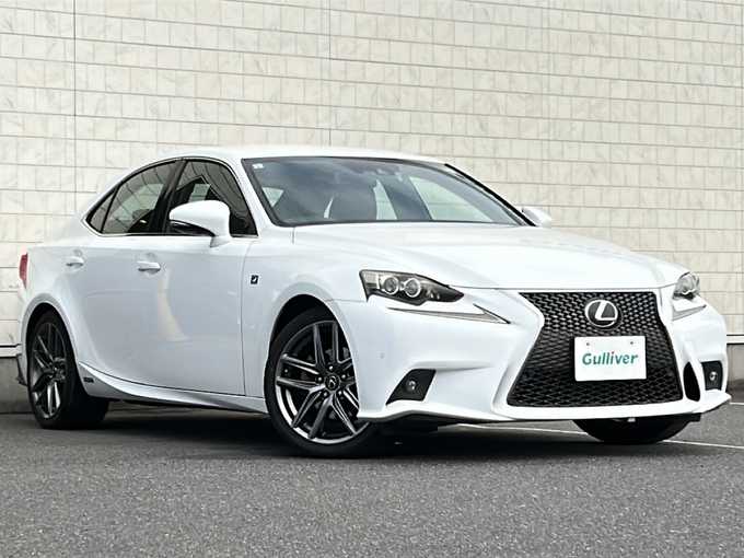 新着情報“ＩＳIS300h Fスポーツ”2013年式ホワイトノーヴァガラスフレーク入荷しました！