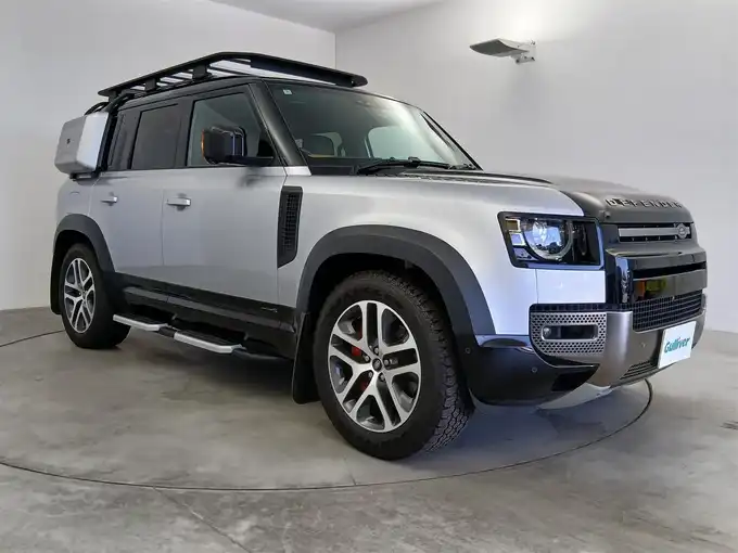 新着情報“ディフェンダー110X D300 エアサスペンション装着車”2022年式グレーⅡ入荷しました！
