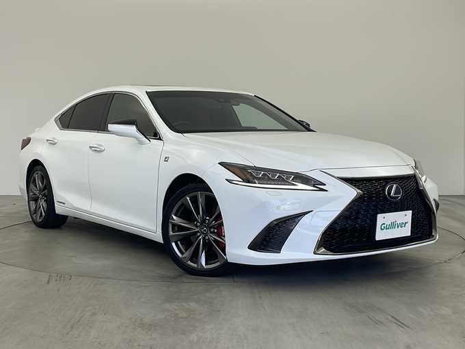 新着情報“ＥＳES300h Fスポーツ”2019年式ホワイトノーヴァガラスフレーク入荷しました！