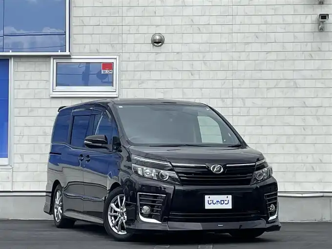 新着情報“ヴォクシーZS”2014年式ボルドーマイカメタリック入荷しました！