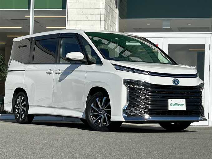 新着情報“ヴォクシーハイブリッドS－Z”2022年式ホワイトパールクリスタルシャイン入荷しました！