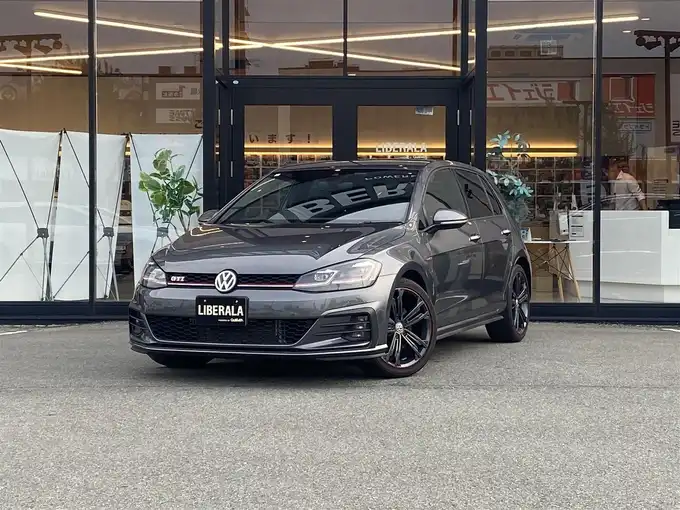 新着情報“ゴルフＧＴＩダイナミック”2018年式グレー入荷しました！