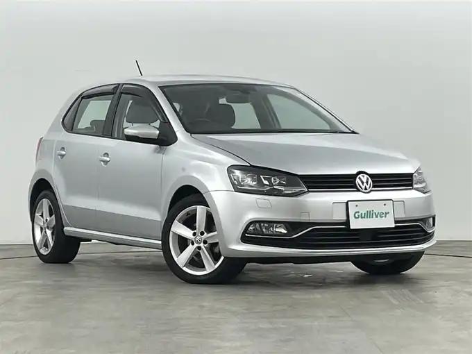 新着情報“ポロTSIハイライン”2016年式ホワイトシルバーメタリック入荷しました！