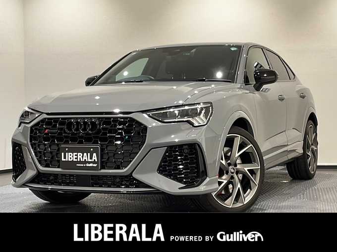 新着情報“ＲＳ Ｑ３ スポーツバックベースグレード”2021年式グレー入荷しました！
