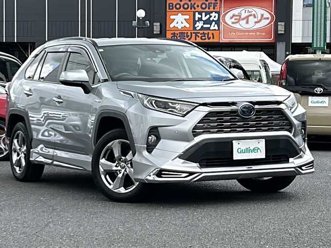 新着情報“ＲＡＶ４ハイブリットG”2019年式シルバーメタリック入荷しました！