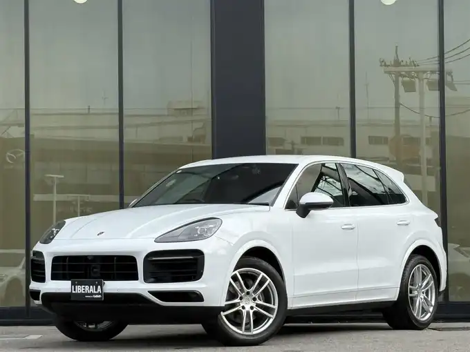 新着情報“カイエンカイエン”2018年式白入荷しました！