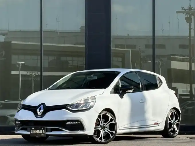 新着情報“ルーテシアルノー・スポール トロフィー”2016年式白入荷しました！