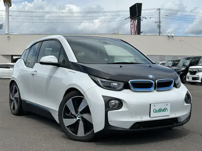 新着情報“ｉ３スイート レンジ・エクステンダー装備車”2014年式パール入荷しました！