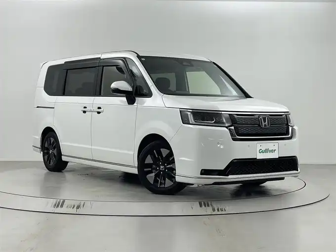 新着情報“ステップワゴンスパーダ”2023年式プラチナホワイトパール入荷しました！
