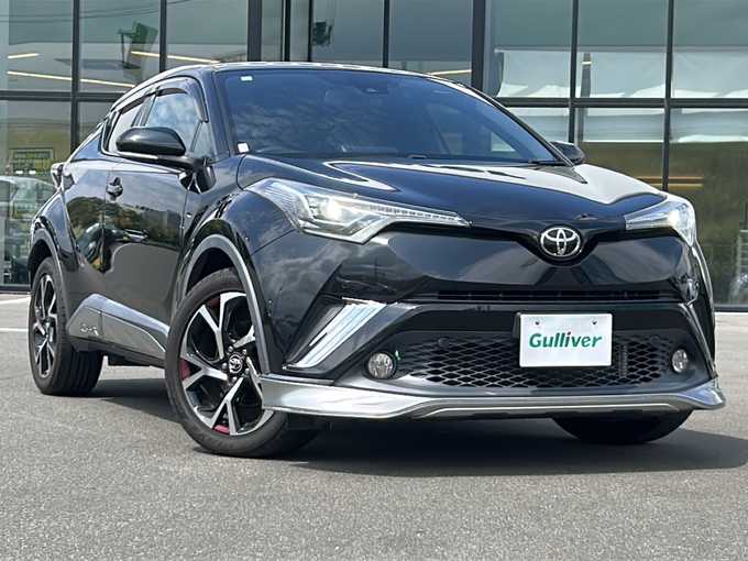 新着情報“Ｃ－ＨＲG－T”2017年式ブラックマイカ入荷しました！