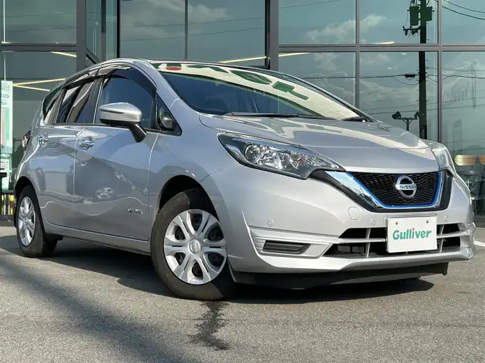 新着情報“ノートe－パワー X”2017年式ブリリアントシルバー入荷しました！