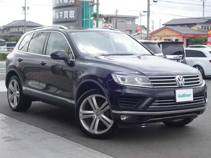 新着情報“トゥアレグV6アップグレードパッケージ CDCエアサスペンション装着車”2015年式黒入荷しました！