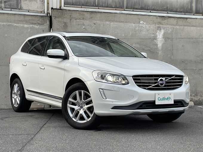 新着情報“ＸＣ６０D4 クラシック”2017年式クリスタルホワイトP入荷しました！