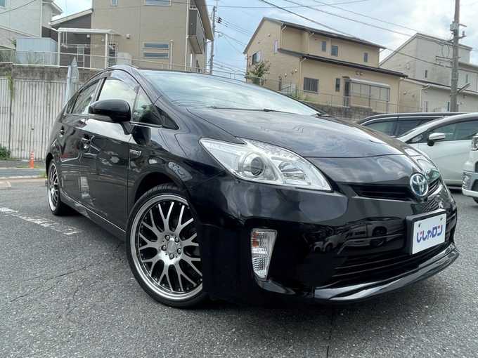 新着情報“プリウスL”2014年式ブラック入荷しました！
